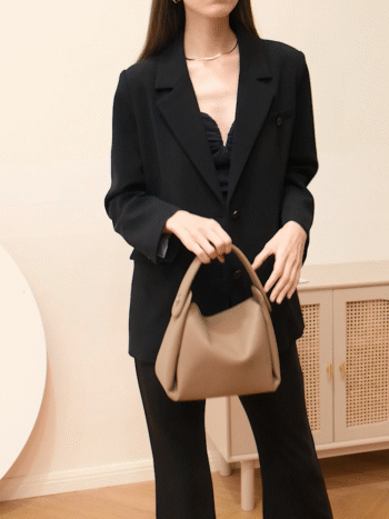 2024 New Top Layer Cowhide Versatile Soft Cigarette Box Bag for Women's Small and High end Feeling Handbag, Single Shoulder Crossbody Bag