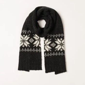 Woolen scarf with snowflakes ornaments
