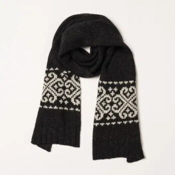 Woolen scarf with ornaments
