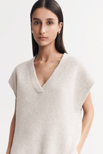 Boucle V-neck - V-Necks - Sand | Rizzing up